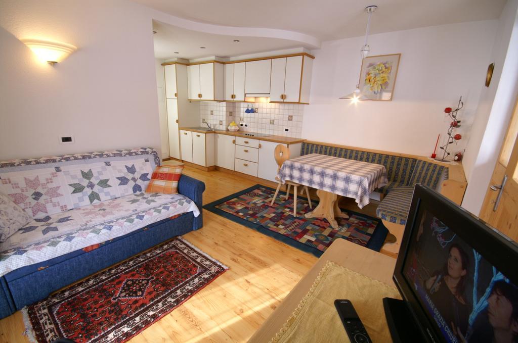 Appartamenti Residence Pars バディーア エクステリア 写真