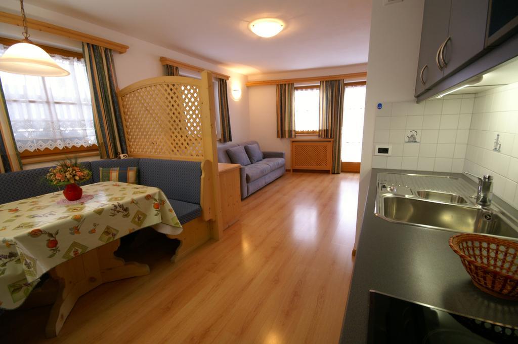 Appartamenti Residence Pars バディーア エクステリア 写真